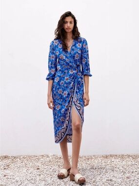 zara cut out floral dress Zara Blue White Dresses Zara Dresses Zara Floral Cut Out Mini Dress Large Womens White